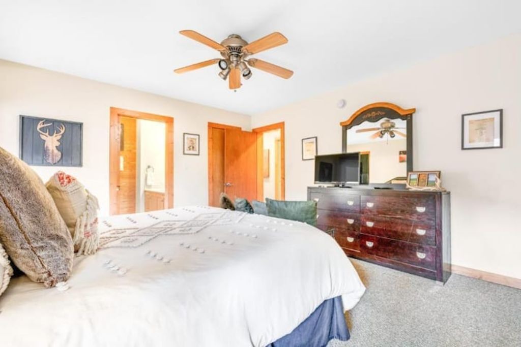 Photo of Bedroom in Charter Hills