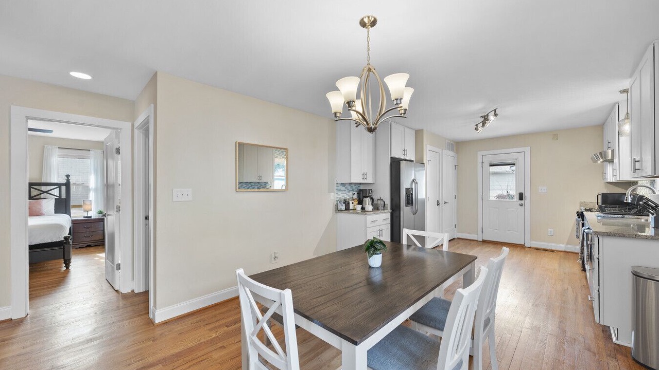 Photo of Livingroom in Downtown