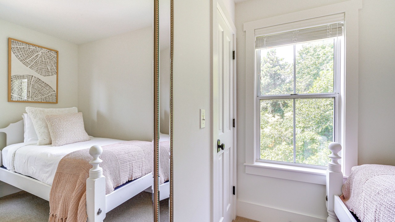 Photo of Bedroom in Manteo
