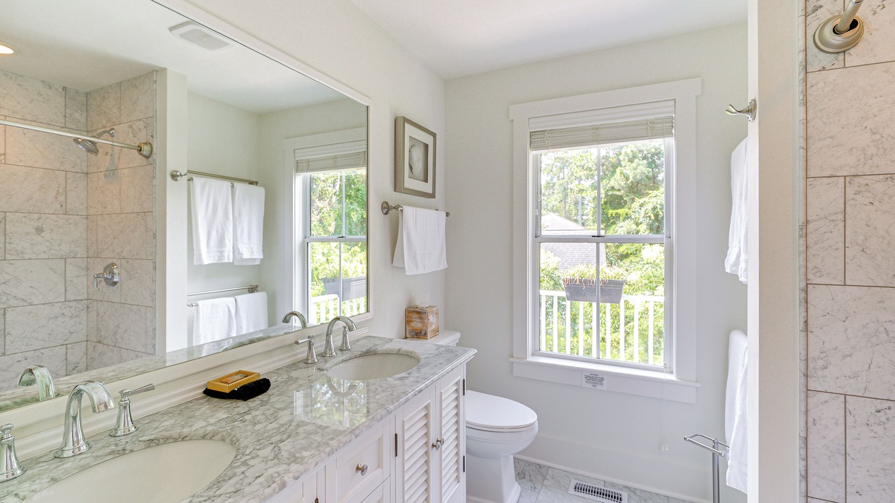 Photo of Bathroom in Manteo