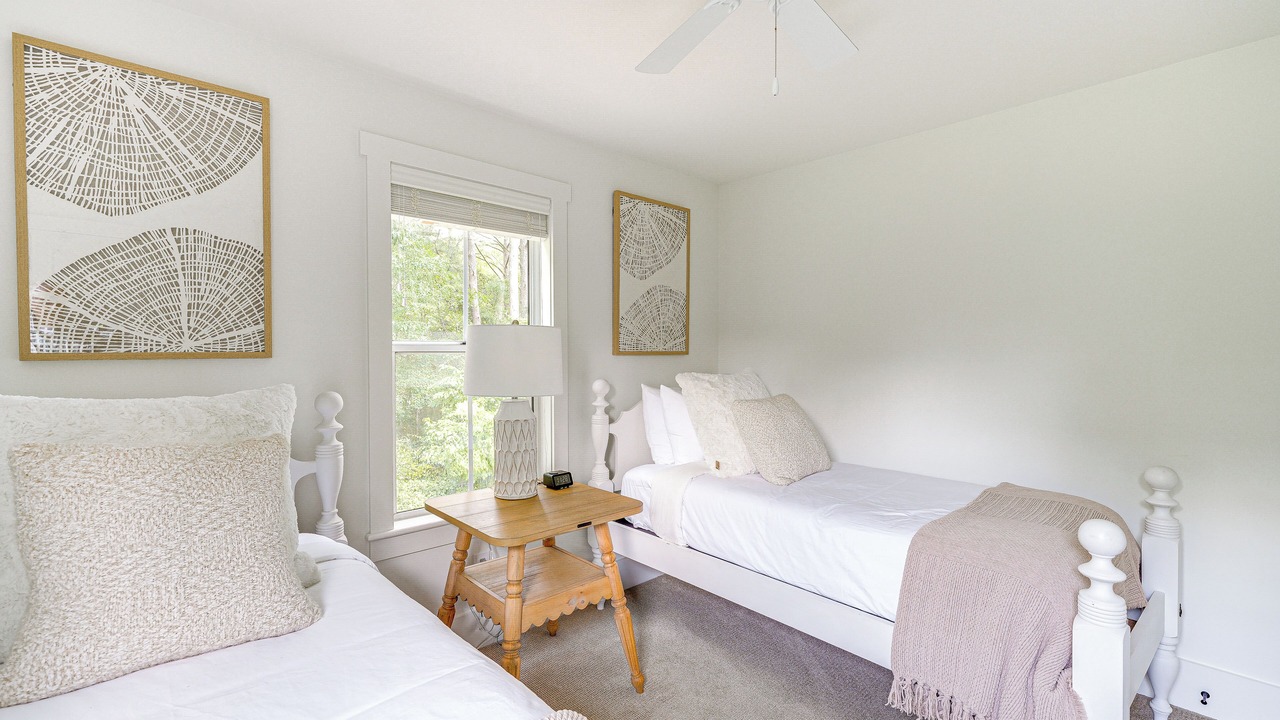 Photo of Bedroom in Manteo