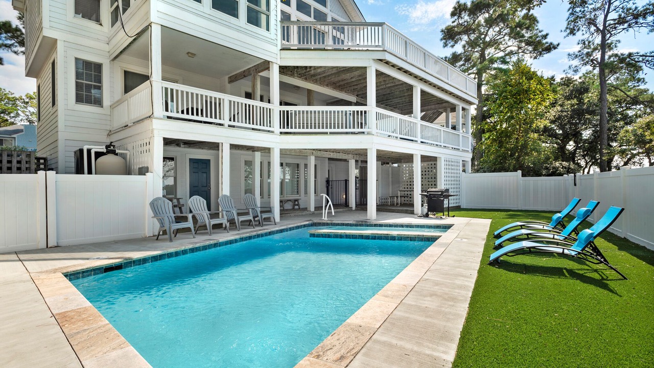 Photo of Outdoor in Corolla Light