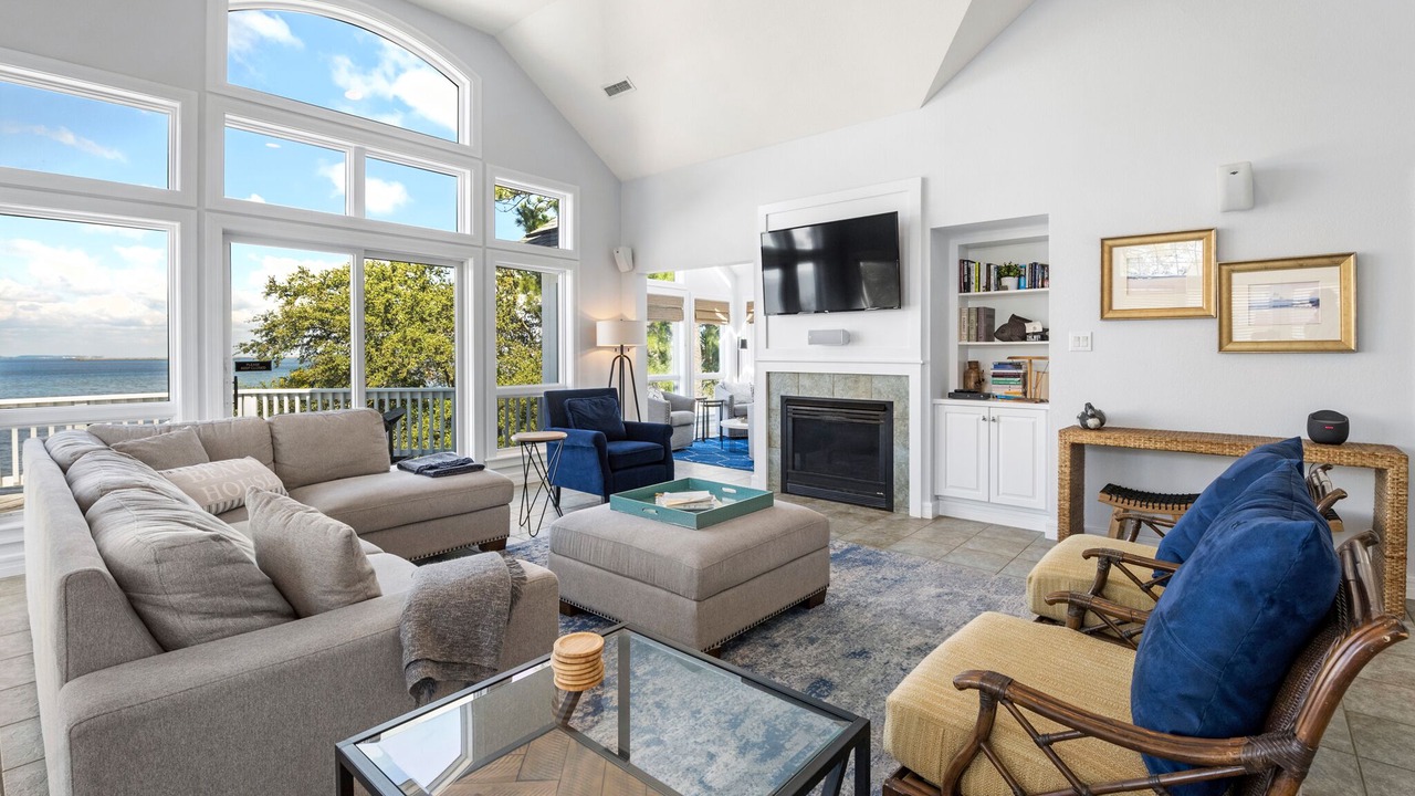 Photo of Livingroom in Corolla Light
