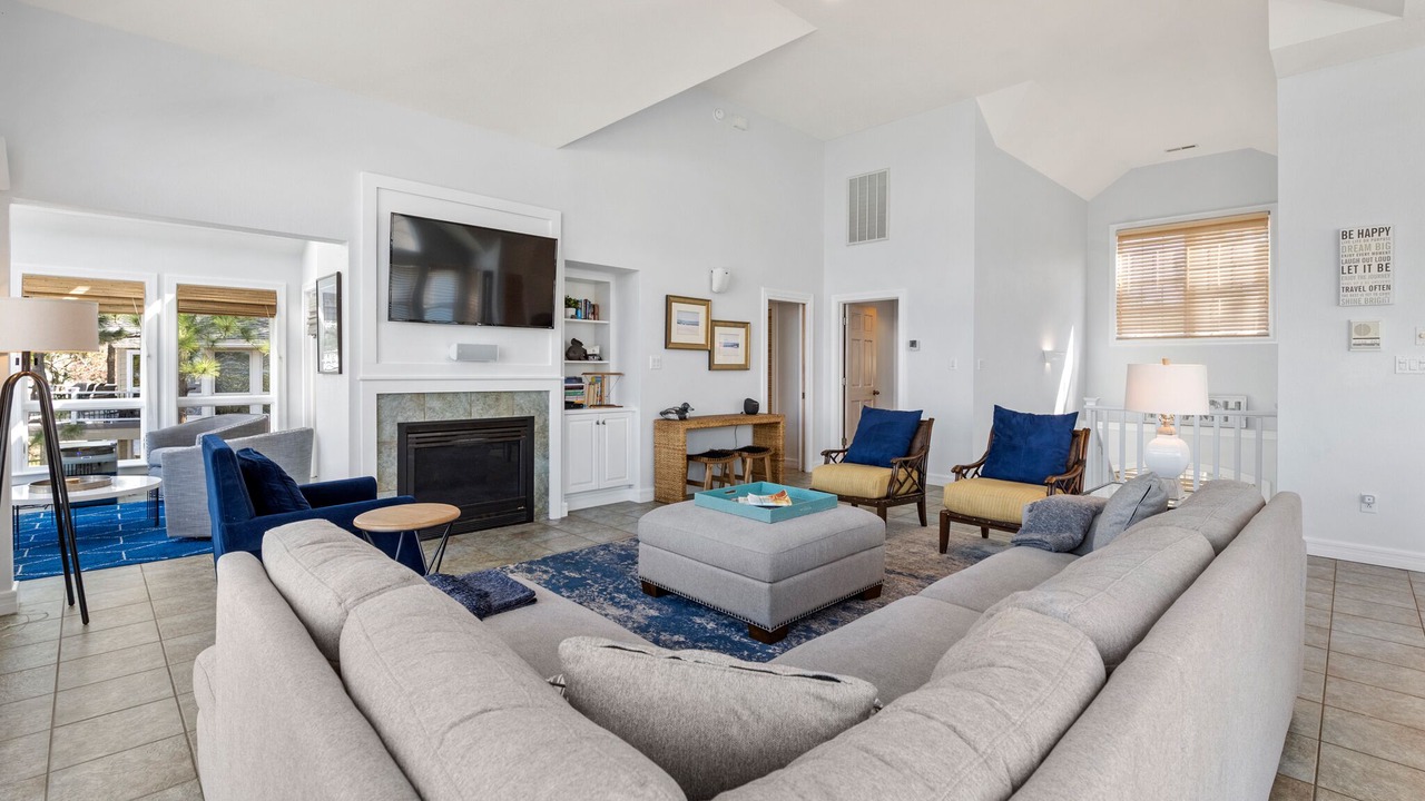 Photo of Livingroom in Corolla Light