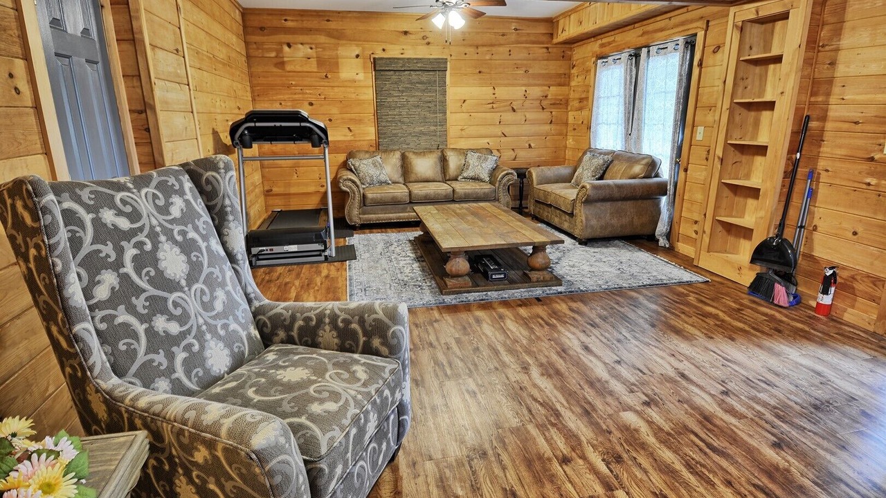 Photo of Bedroom in Laurel Springs