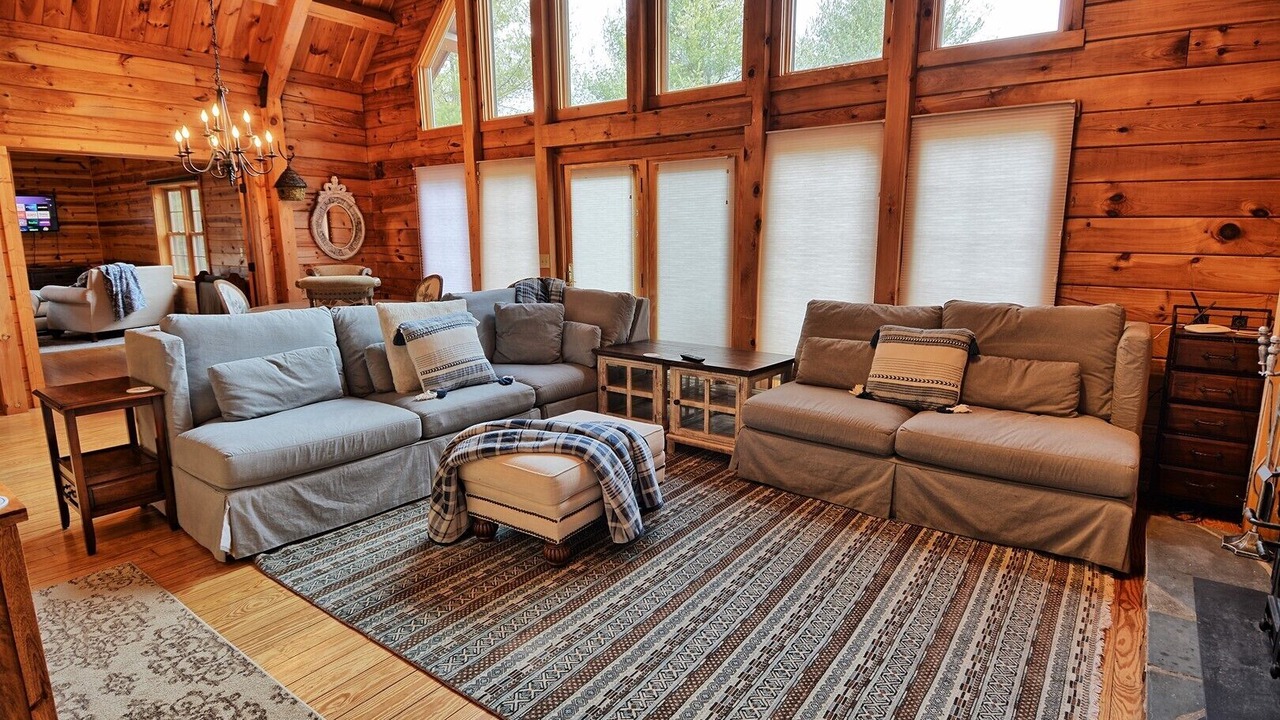 Photo of Bedroom in Laurel Springs