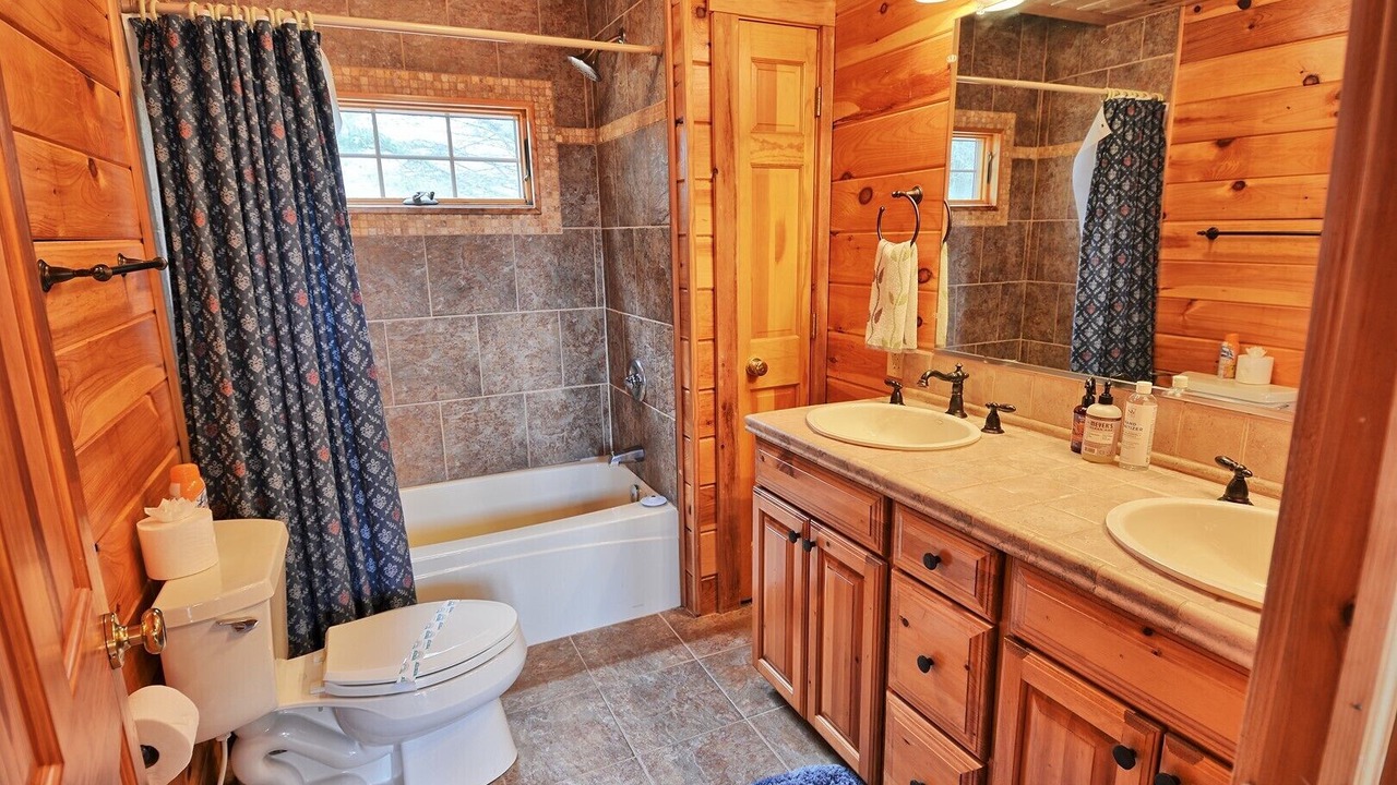 Photo of Bathroom in Laurel Springs