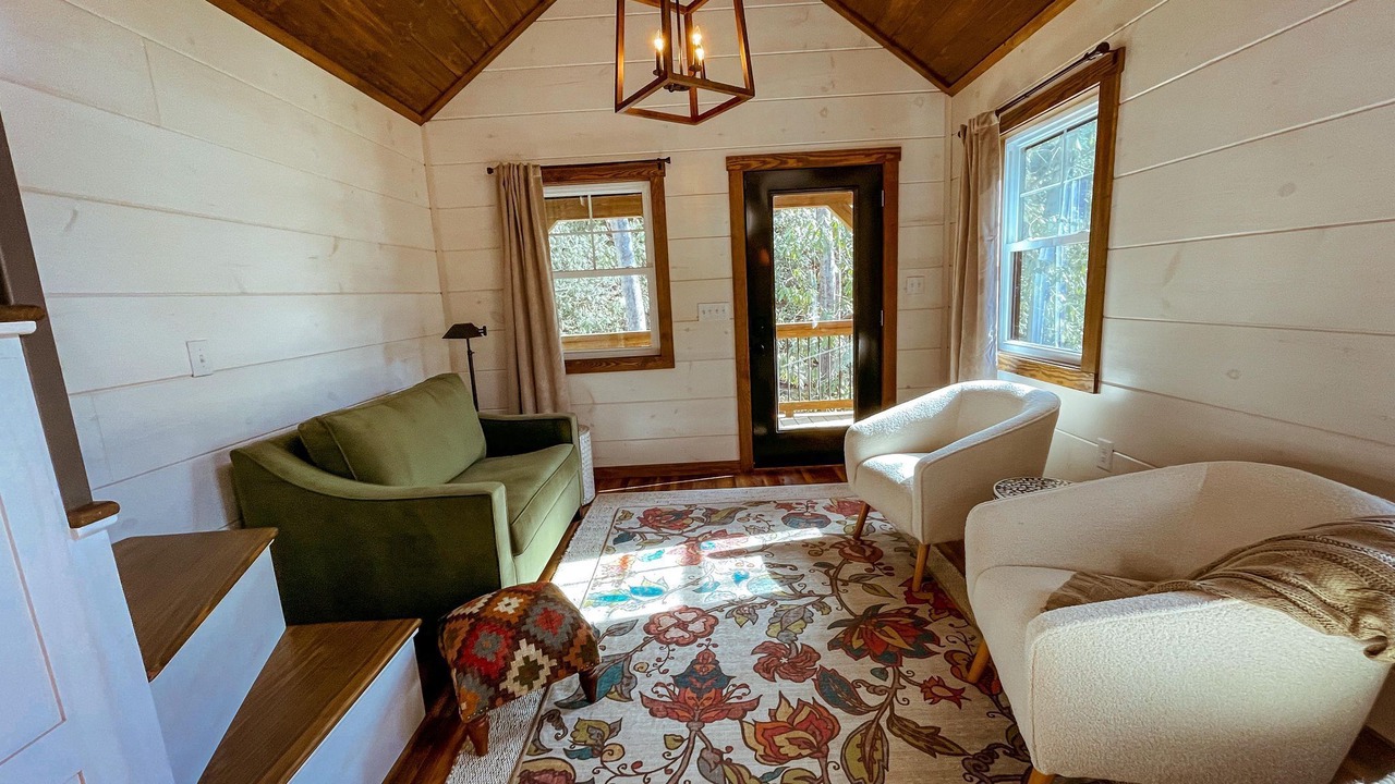 Photo of Livingroom in Old Fort