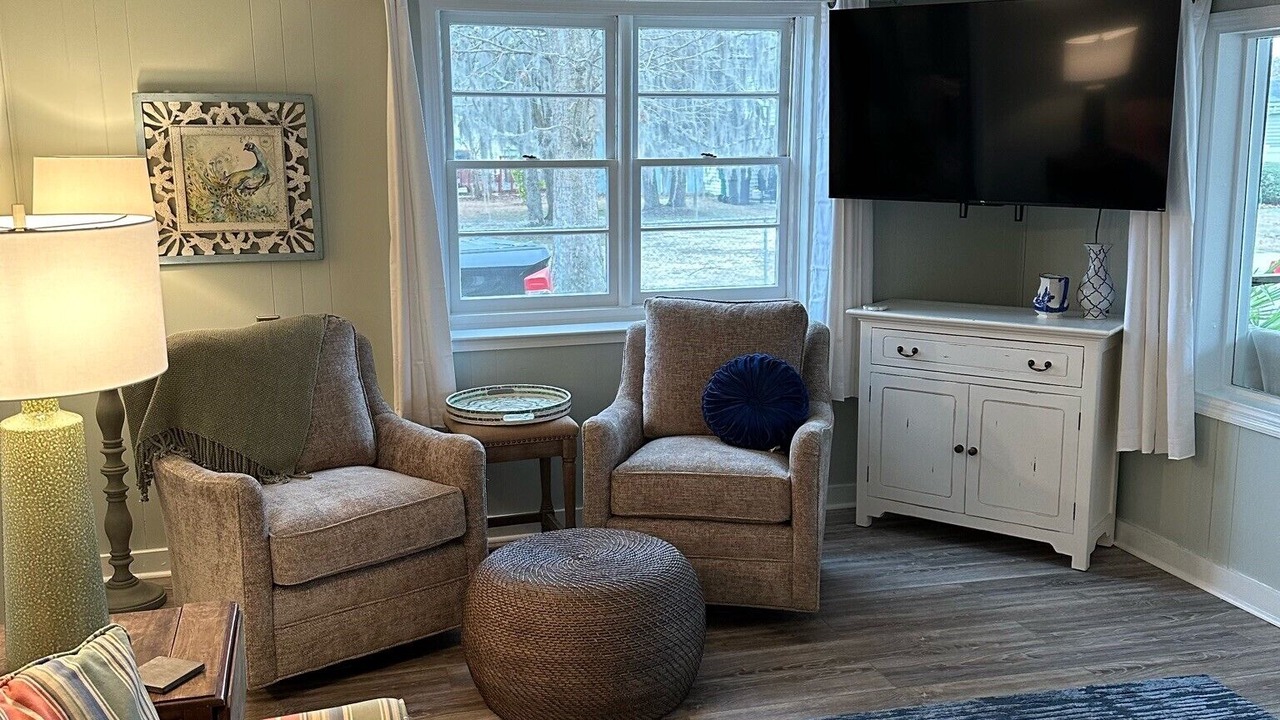 Photo of Livingroom in White Lake