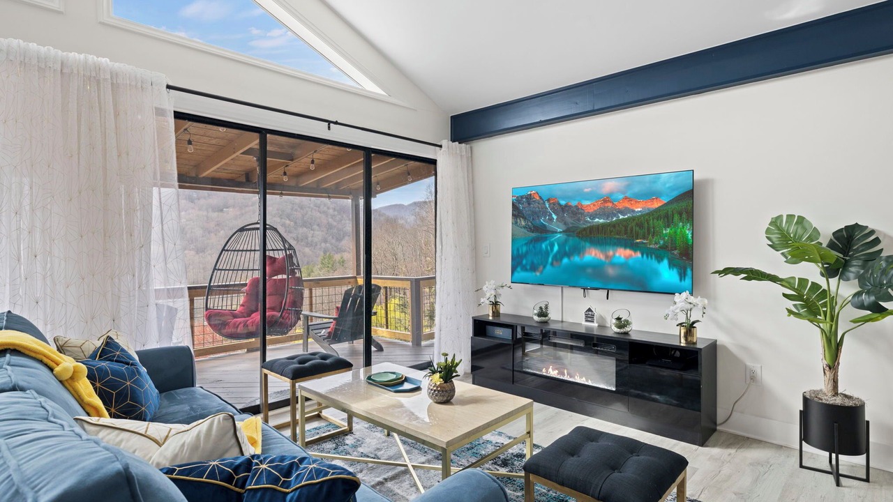 Photo of Livingroom in Valley Creek Run