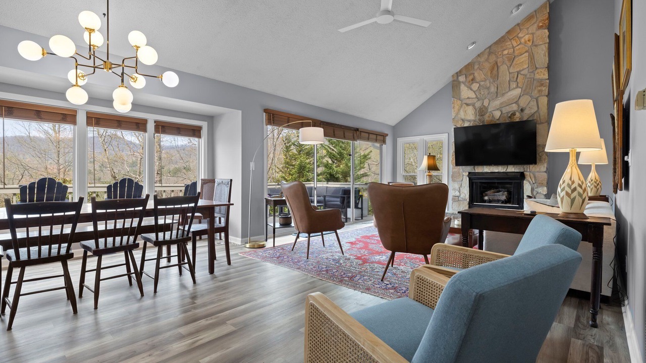 Photo of Livingroom in Pisgah Forest