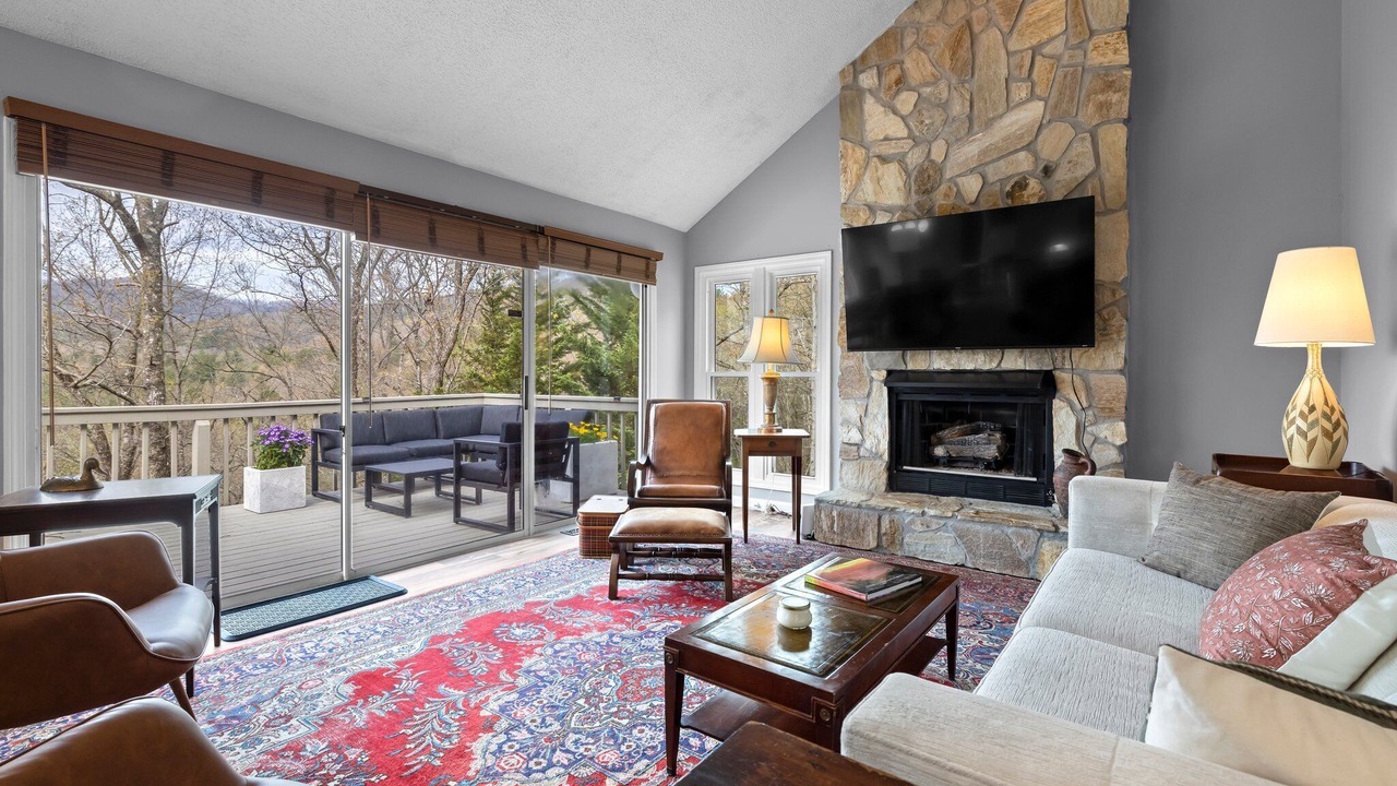 Photo of Livingroom in Pisgah Forest