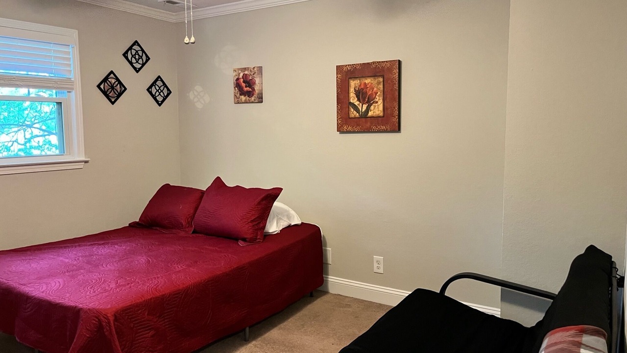 Photo of Bedroom in Villa Heights