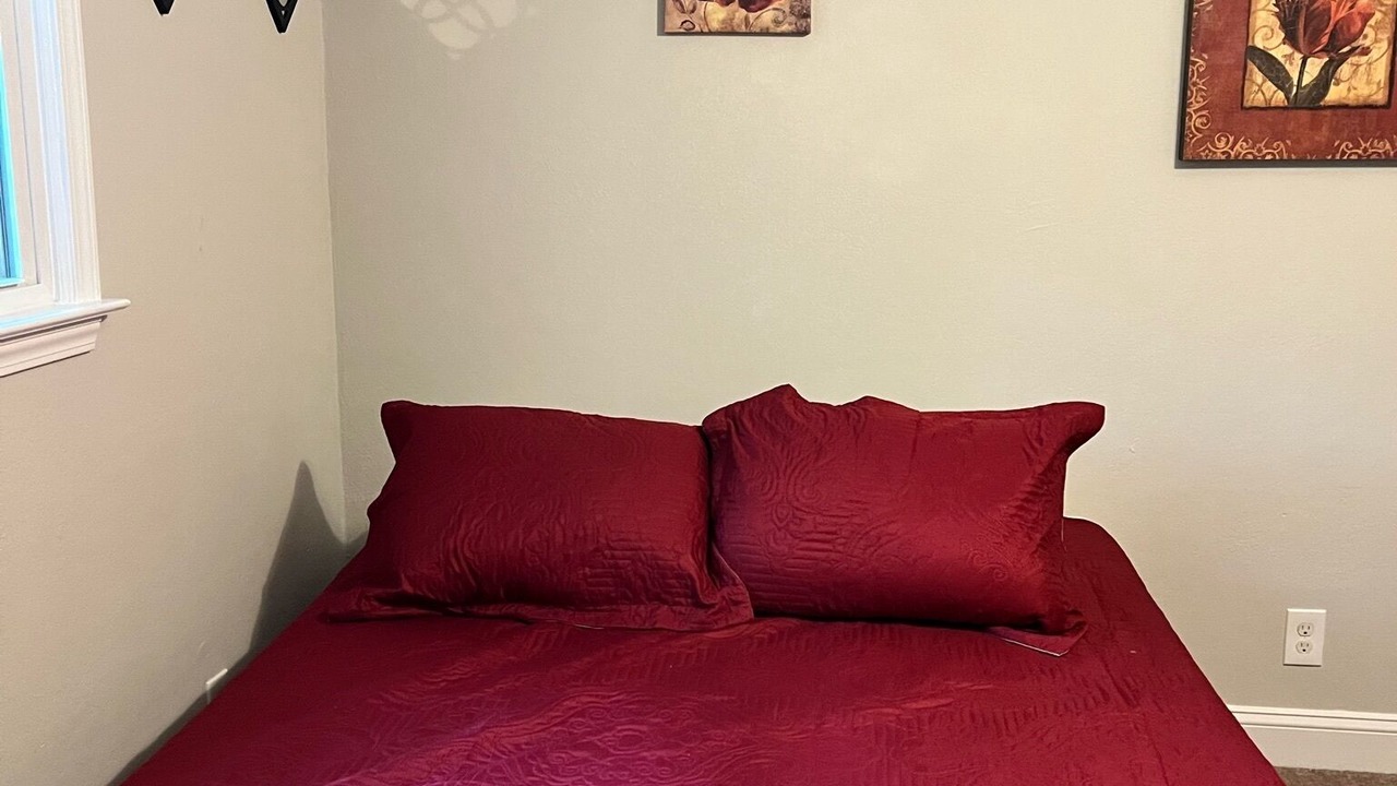 Photo of Bedroom in Villa Heights