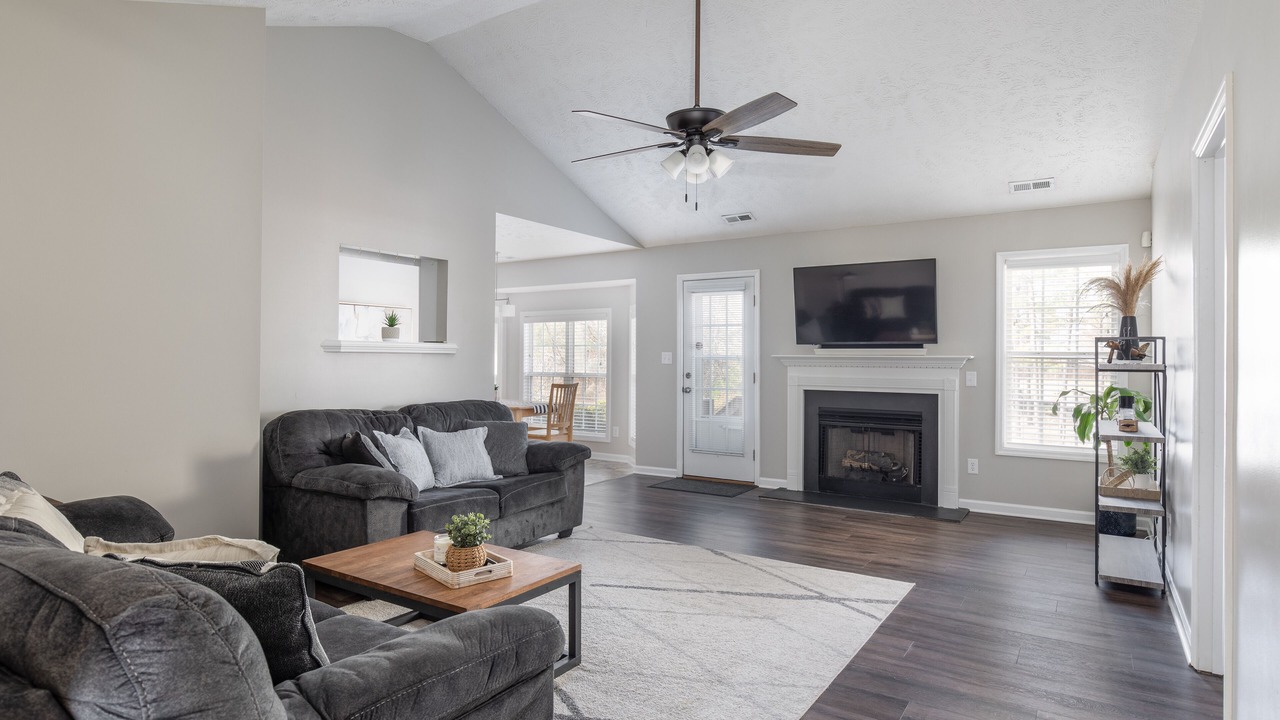 Photo of Livingroom in East Fayetteville
