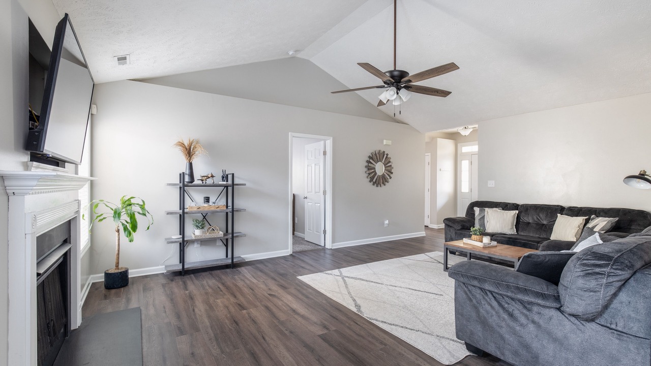 Photo of Livingroom in East Fayetteville