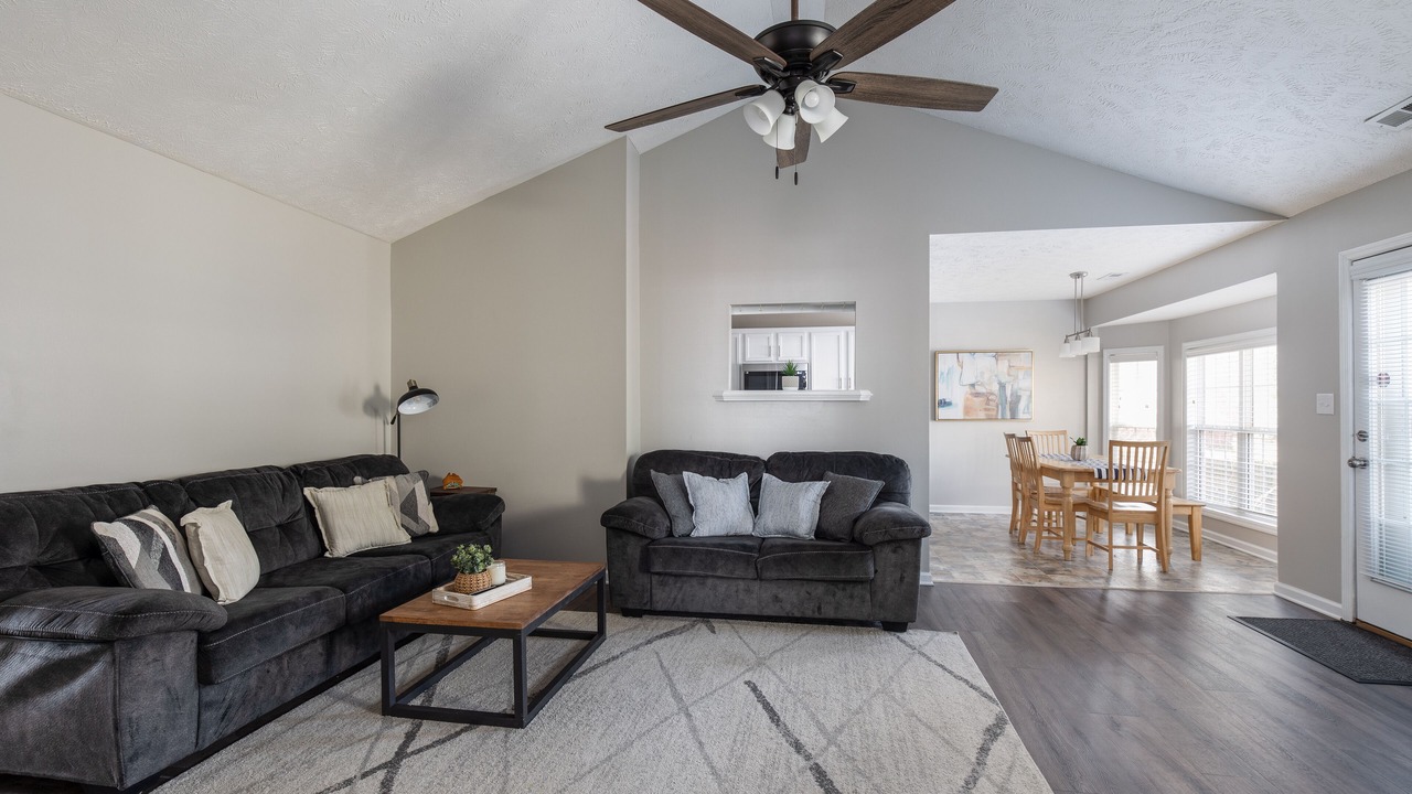 Photo of Livingroom in East Fayetteville