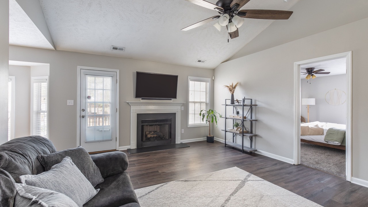 Photo of Livingroom in East Fayetteville