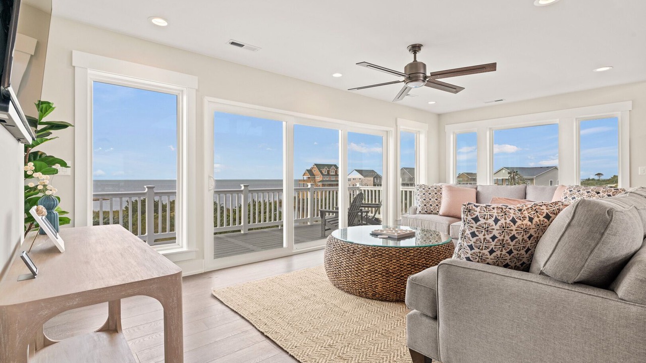 Photo of Bedroom in Wind Over Waves