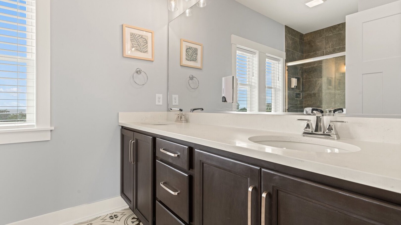 Photo of Bathroom in Wind Over Waves