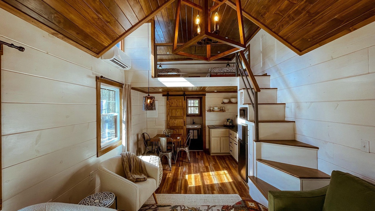 Photo of Livingroom in Old Fort