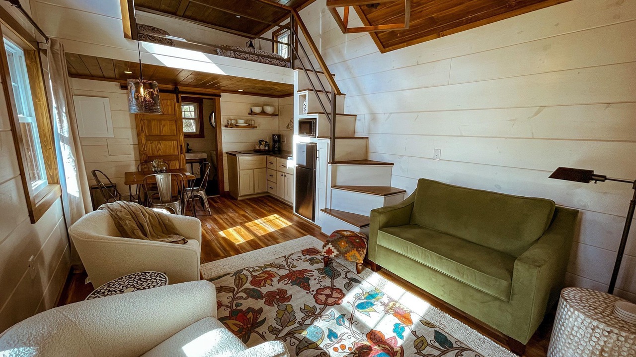 Photo of Livingroom in Old Fort