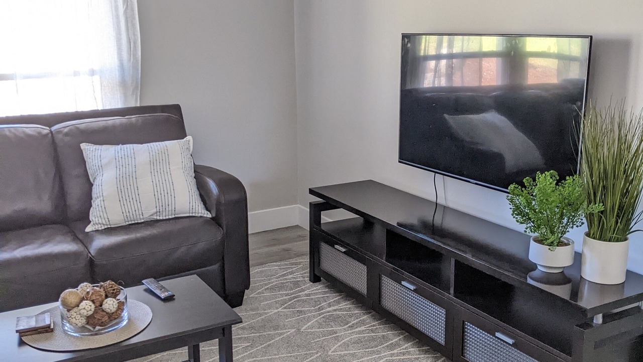Photo of Livingroom in Southeast Raleigh