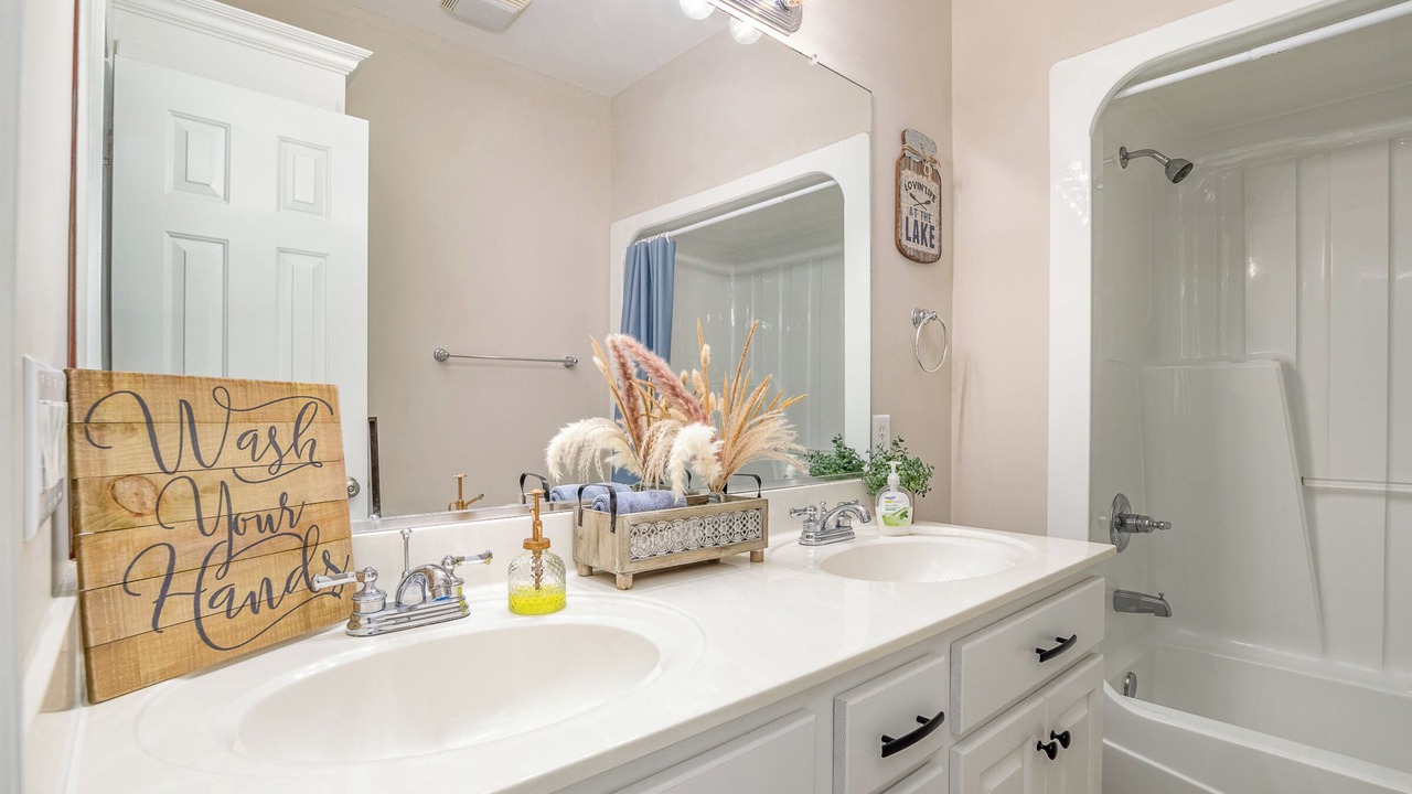 Photo of Bathroom in Barium Springs