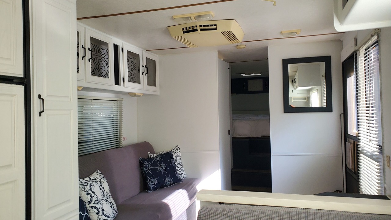 Photo of Livingroom in Downtown