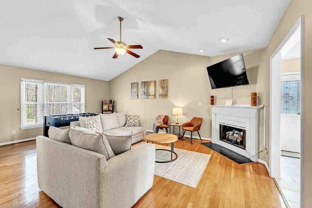 Photo of Livingroom in Pleasant Garden