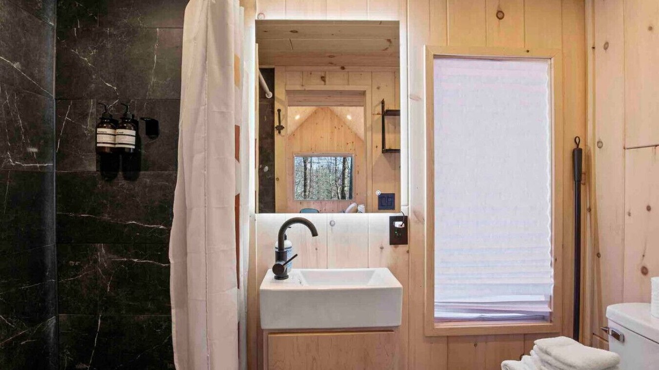 Photo of Bathroom in Swannanoa