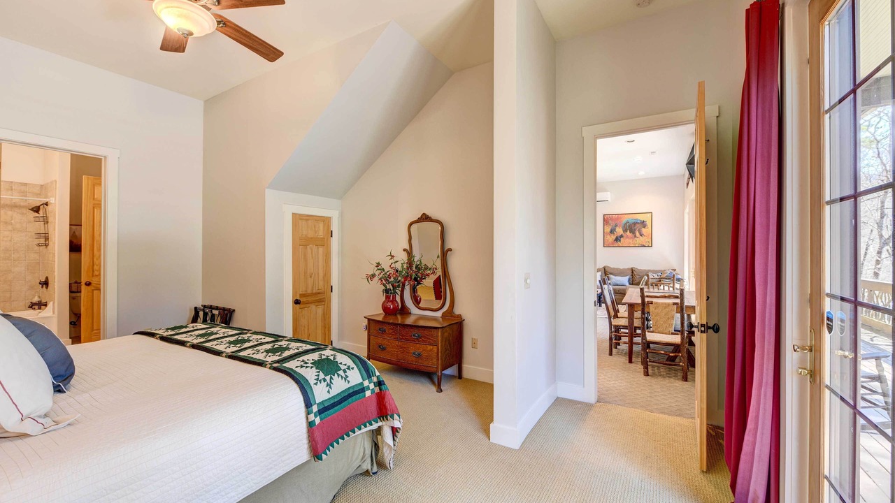 Photo of Bedroom in Lake Toxaway