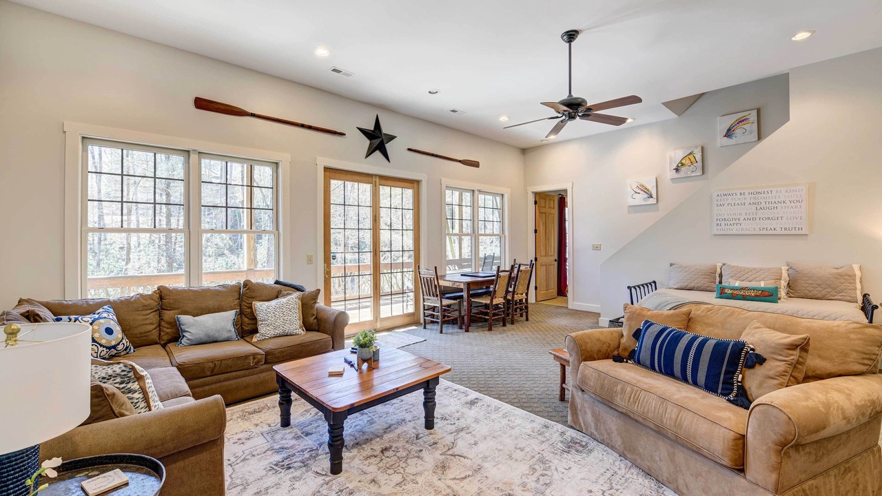 Photo of Livingroom in Lake Toxaway
