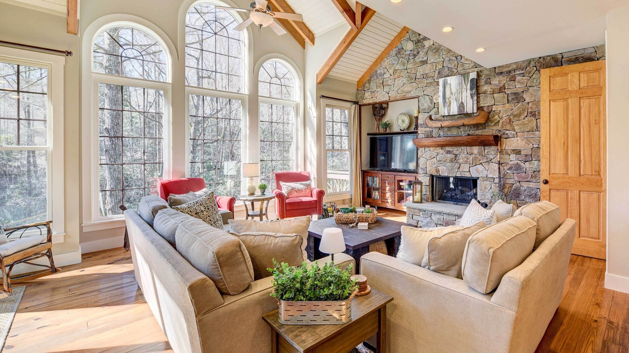 Photo of Bedroom in Lake Toxaway