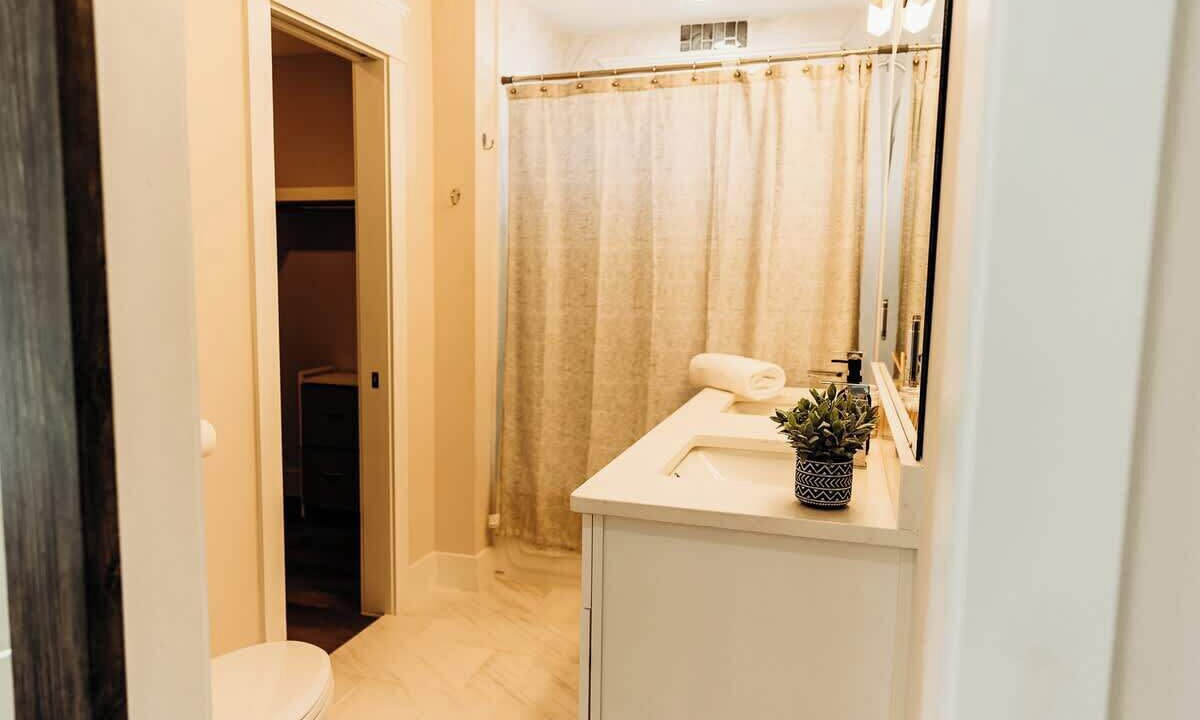 Photo of Bathroom in Garden City