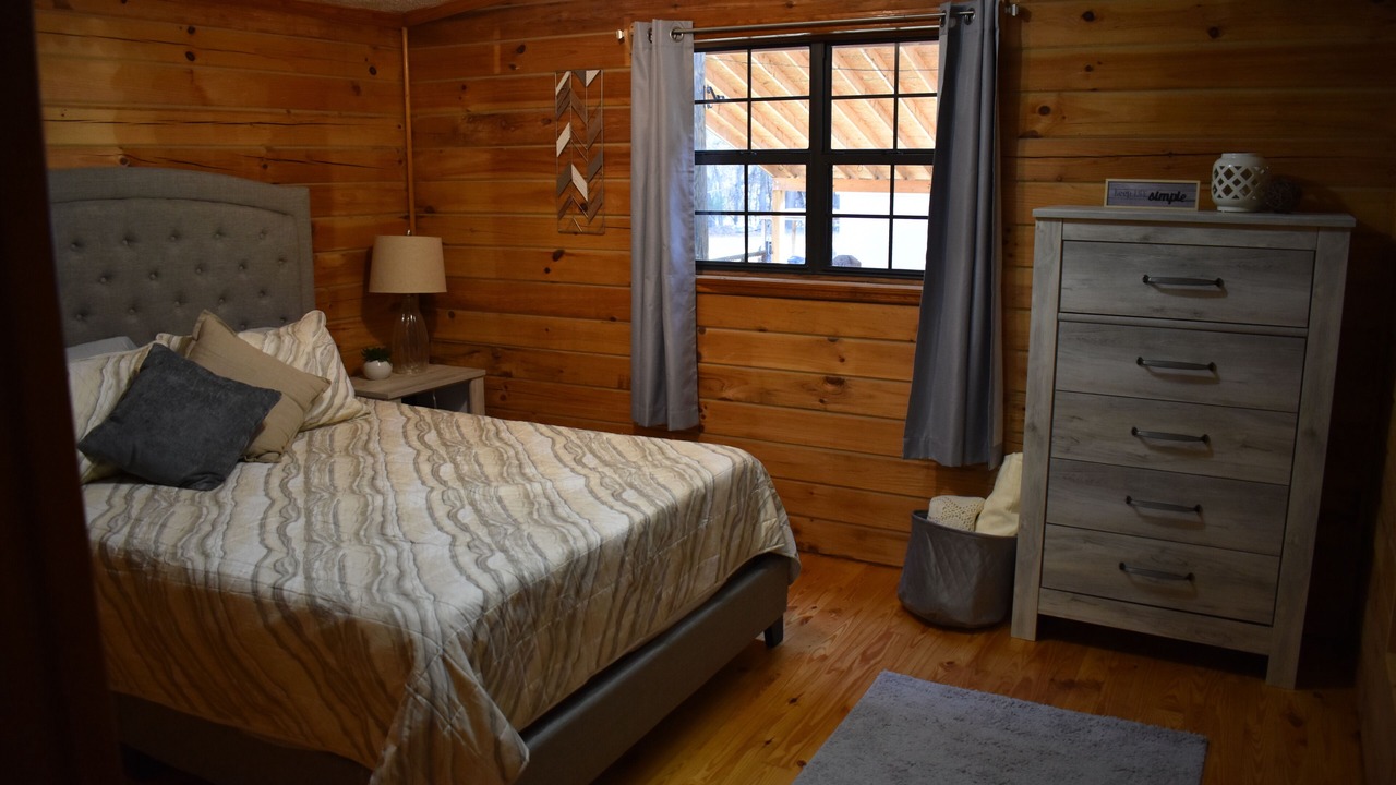 Photo of Bedroom in Lowesville
