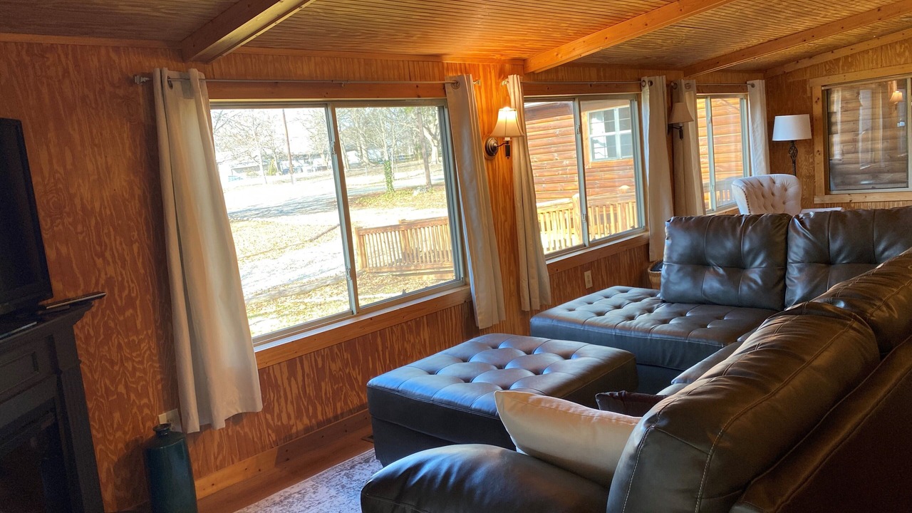 Photo of Livingroom in Lowesville