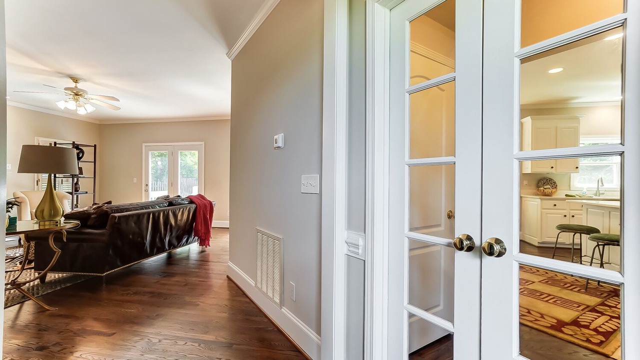 Photo of Livingroom in Sherwood Forest