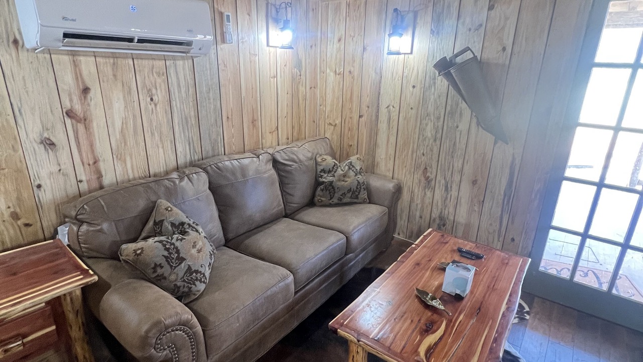 Photo of Livingroom in State Road