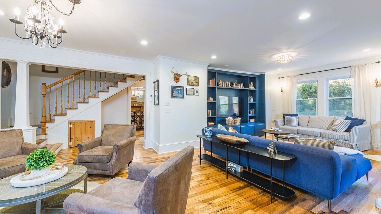 Photo of Livingroom in Fairview