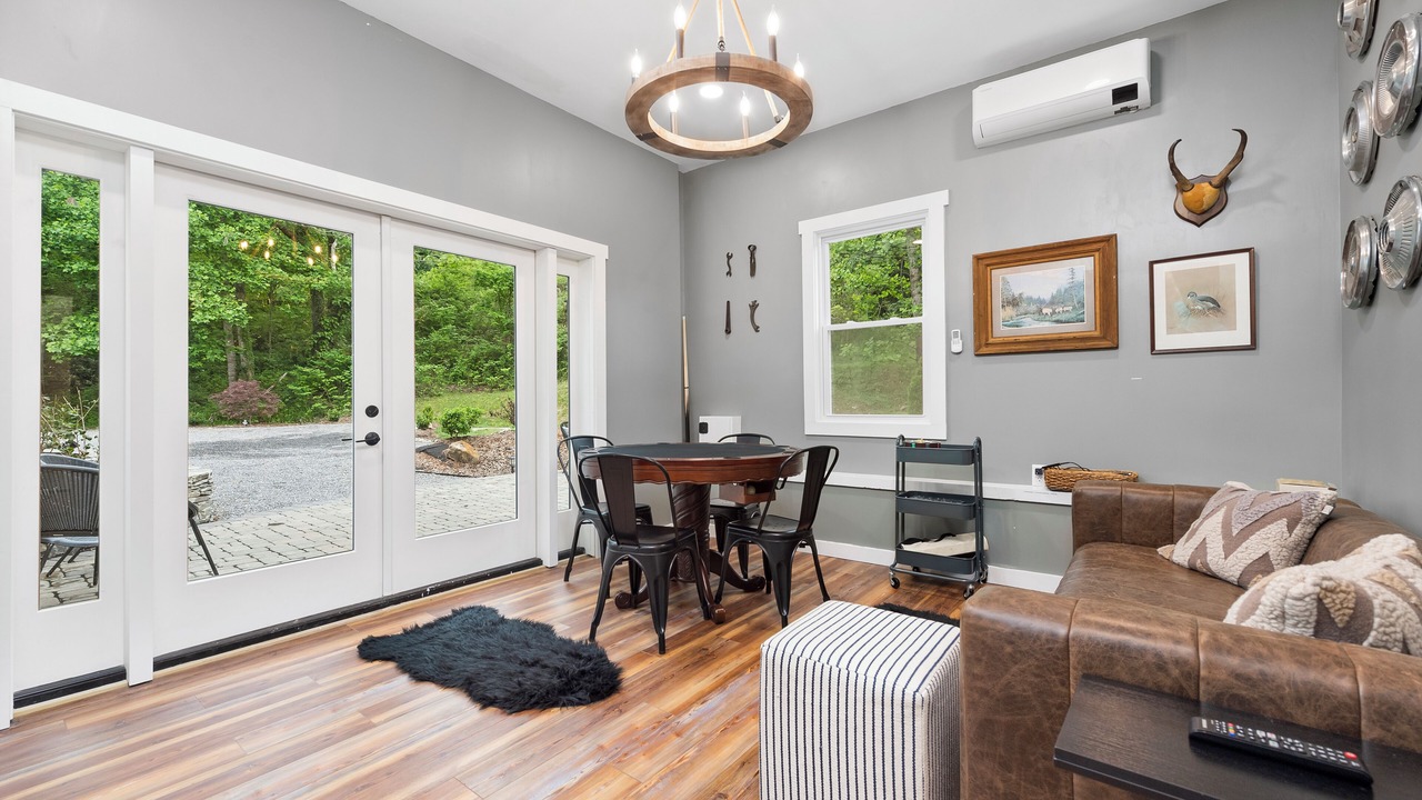 Photo of Livingroom in Fairview