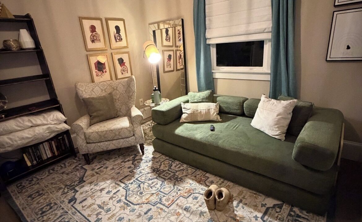 Photo of Livingroom in Downtown
