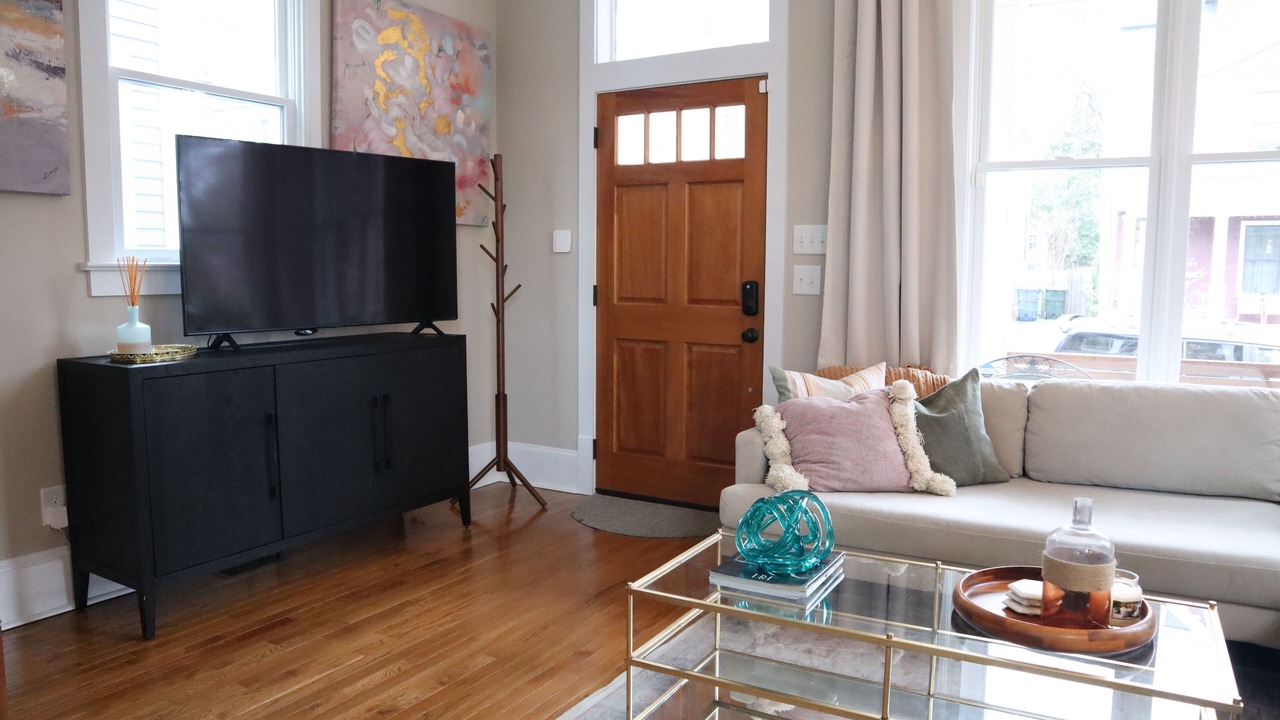 Photo of Livingroom in Downtown