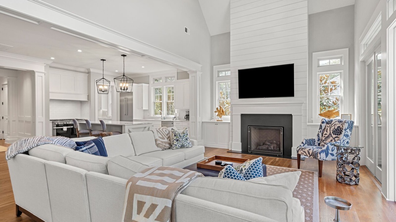 Photo of Livingroom in Vanderhorst Plantation