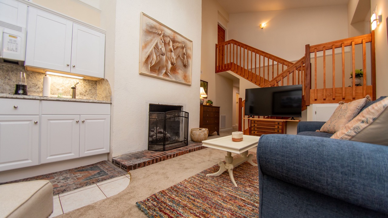 Photo of Livingroom in Northeast Raleigh