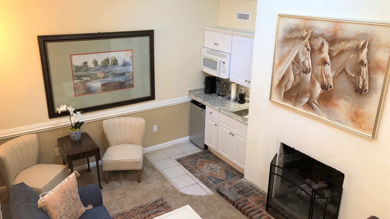 Photo of Livingroom in Northeast Raleigh