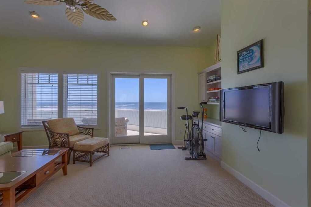Photo of Livingroom in Holden Beach