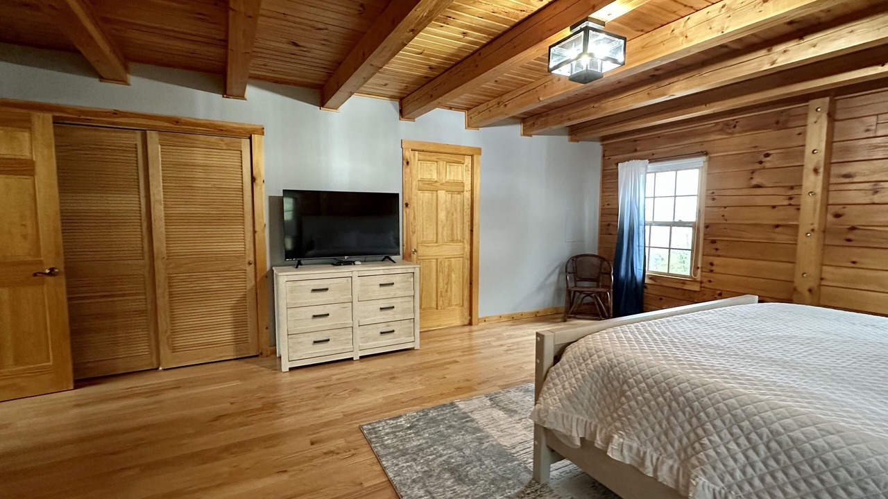 Photo of Bedroom in Bostic