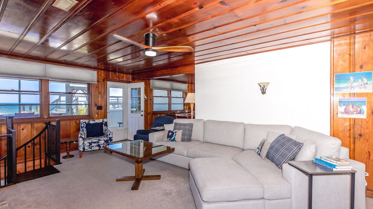 Photo of Livingroom in Surf City