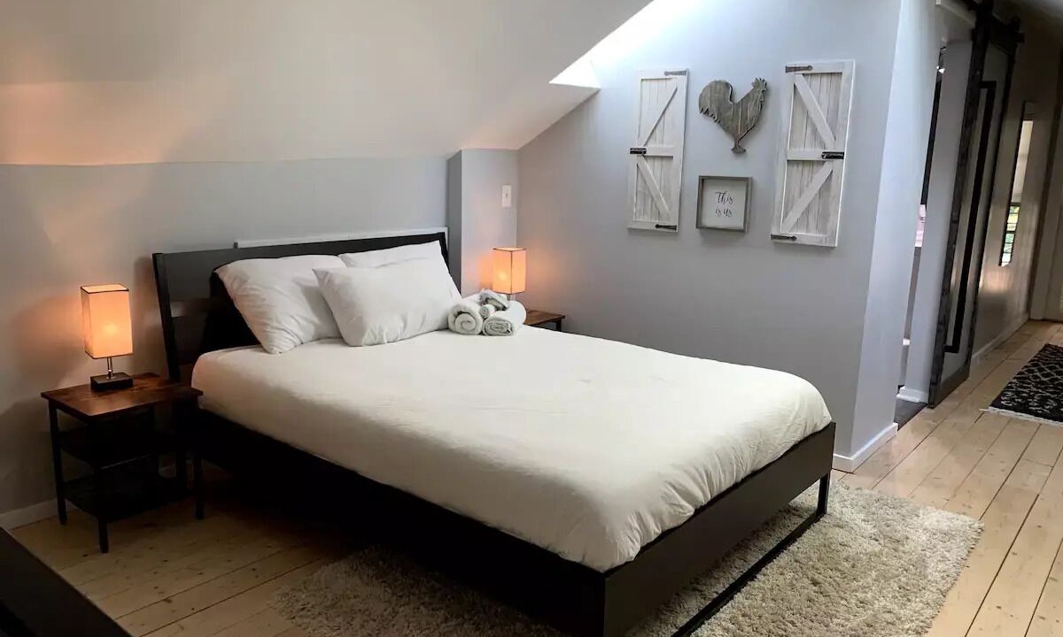 Photo of Bedroom in Plaza Midwood